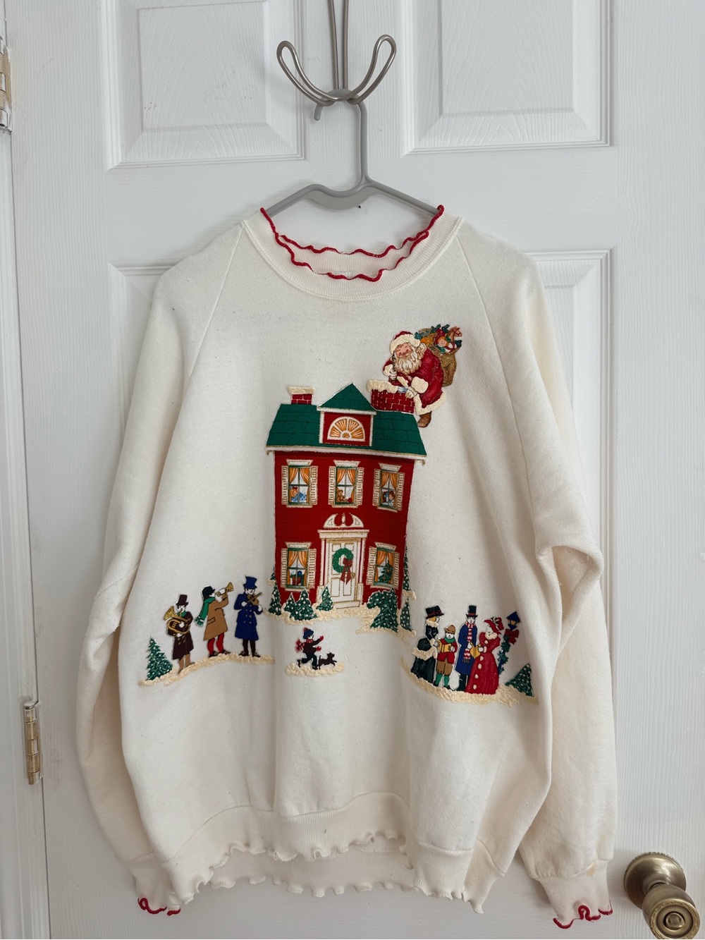 Women's Cream Christmas Embroidered Sweatshirt